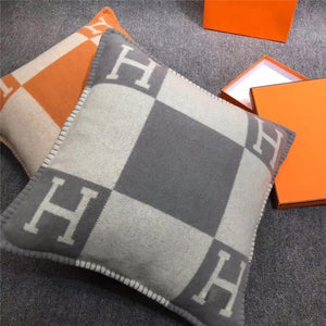 Luxury H letter Pillow Cover